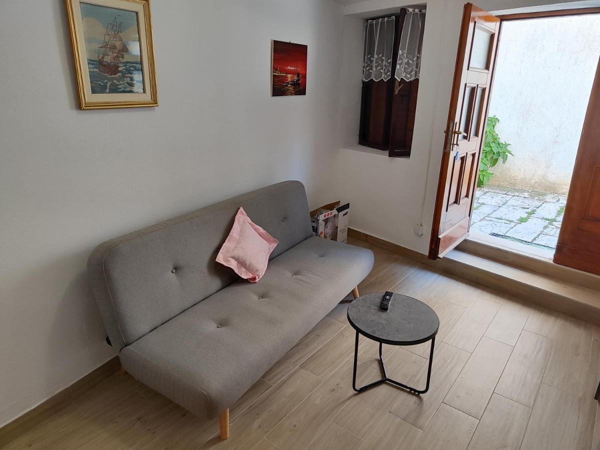 Rd22 Apartment โรวีน ภายนอก รูปภาพ